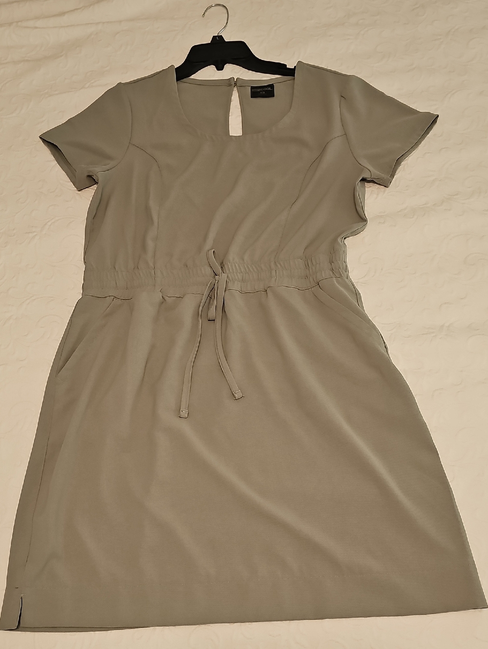 Drawstring Waist Short-Sleeve Mini Dress in Sage Green With Side Pockets Size M